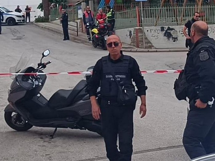 Θεσσαλονίκη: Νεκρός ο άνδρας που πυροβολήθηκε στη μέση του δρόμου (εικόνες)