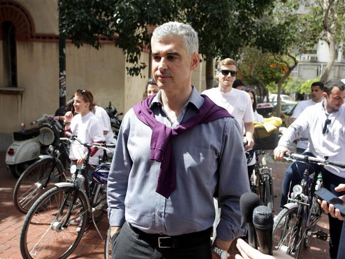 ΣΥΡΙΖΑ: Ο Άρης Σπηλιωτόπουλος, το παράλληλο κονκλάβιο συμβούλων και η στροφή στα «δεξιά»