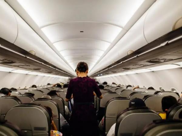 Αναγκαστική προσγείωση αεροσκάφους στο Ηράκλειο λόγω… μεθυσμένων επιβατών